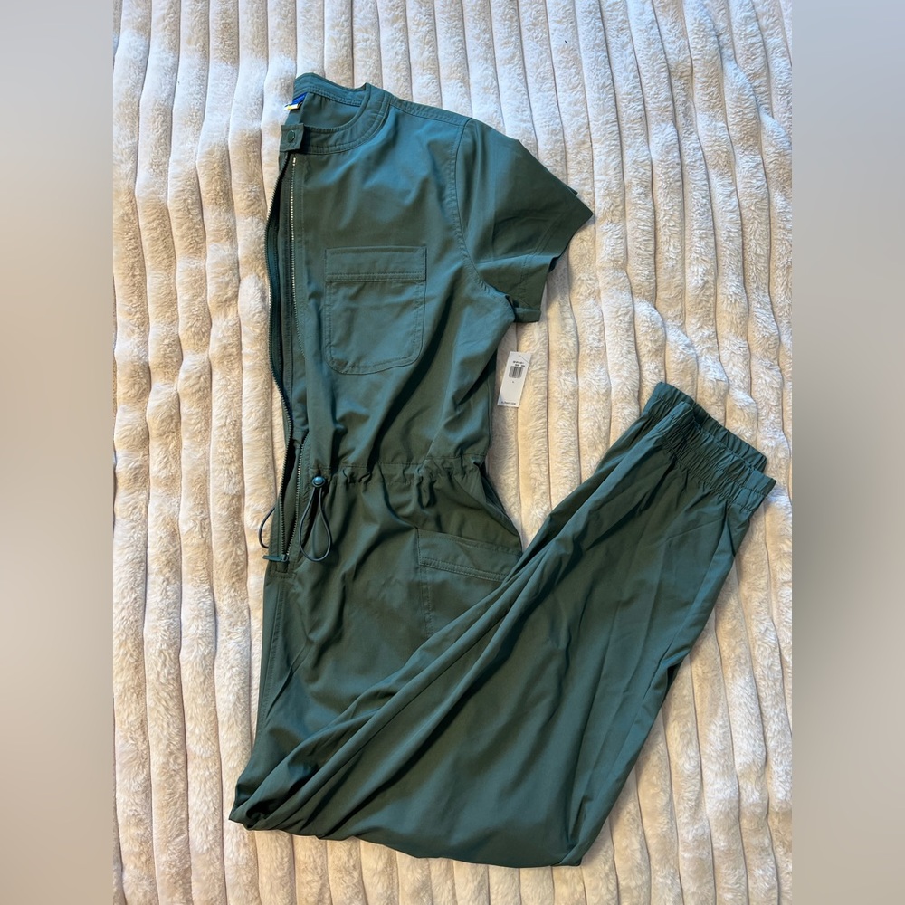 Old Navy Women’s Short-Sleeve StretchTech Collarless Jumpsuit - Large